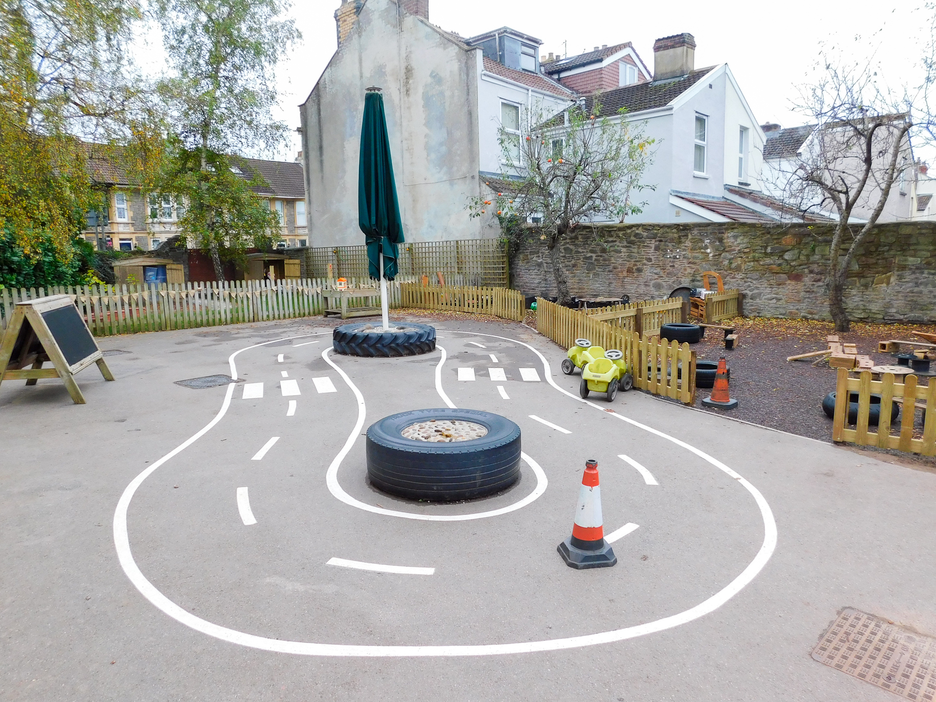 Downend Garden Race Track Mud Kitchen