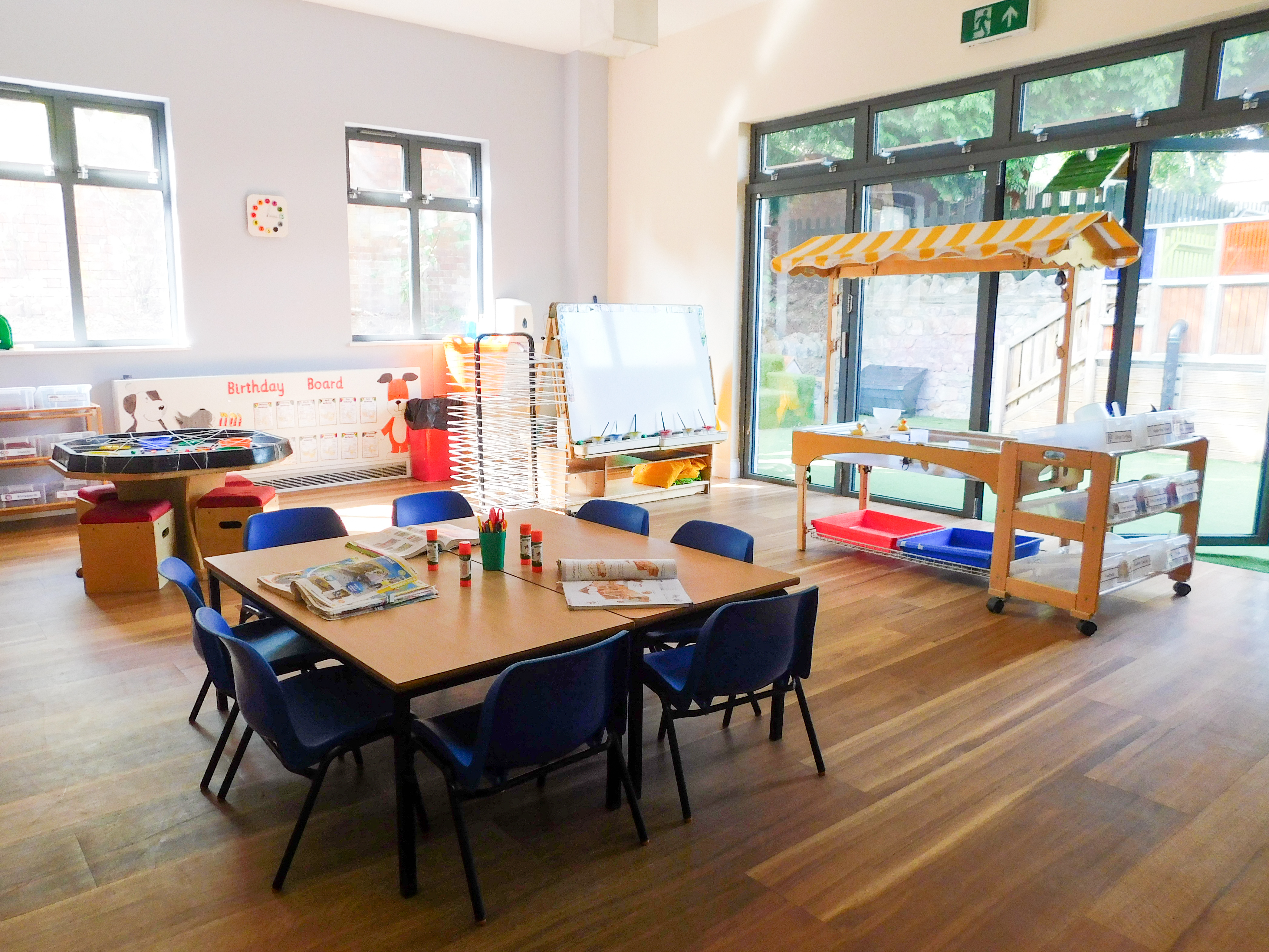 Coombe Dingle Pre-School Art Studio Sand Water Tray 2