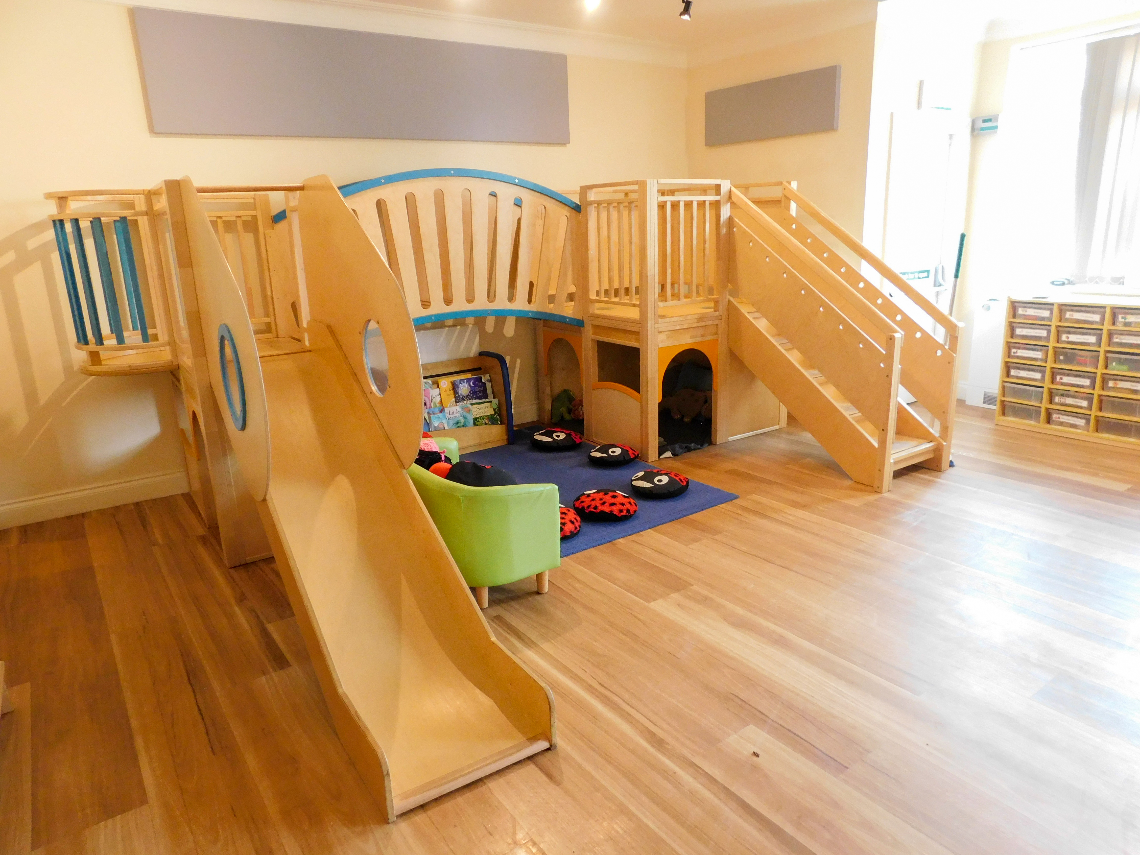 Coombe Dingle Kitchen Physical Unit Slide Steps Bridge