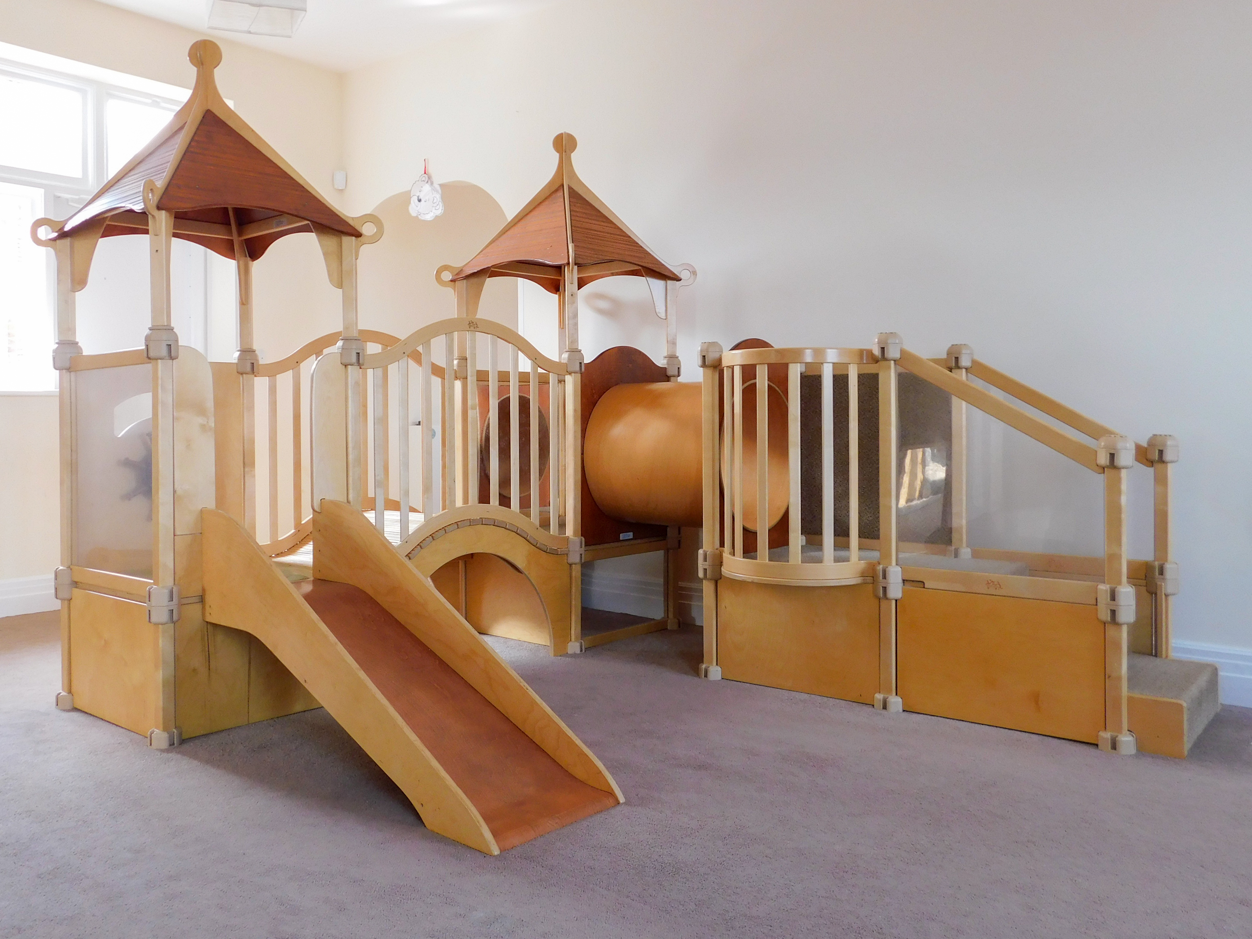 Coombe Dingle Nursery Baby Gym (1)